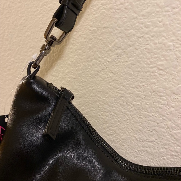 No Boundaries Hobo Bag Black - Picture 3 of 5